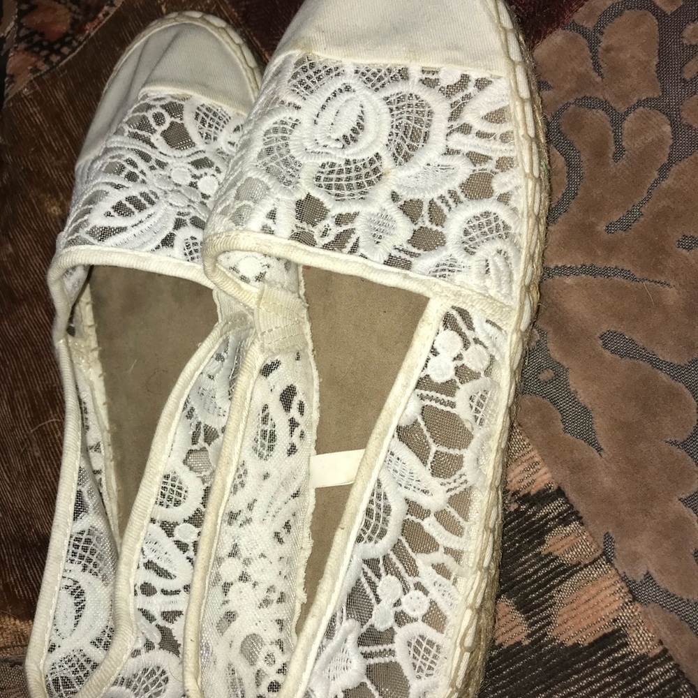 Shoes - Picture 2 of 4